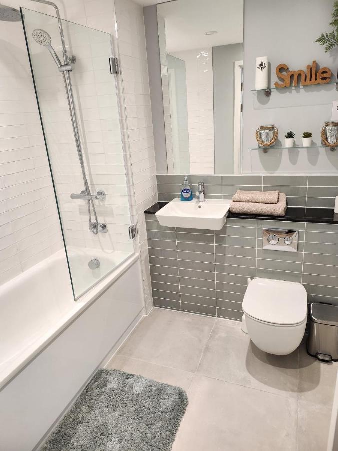 Lovely Luxury Apartment Near Luton Airport 801 외부 사진