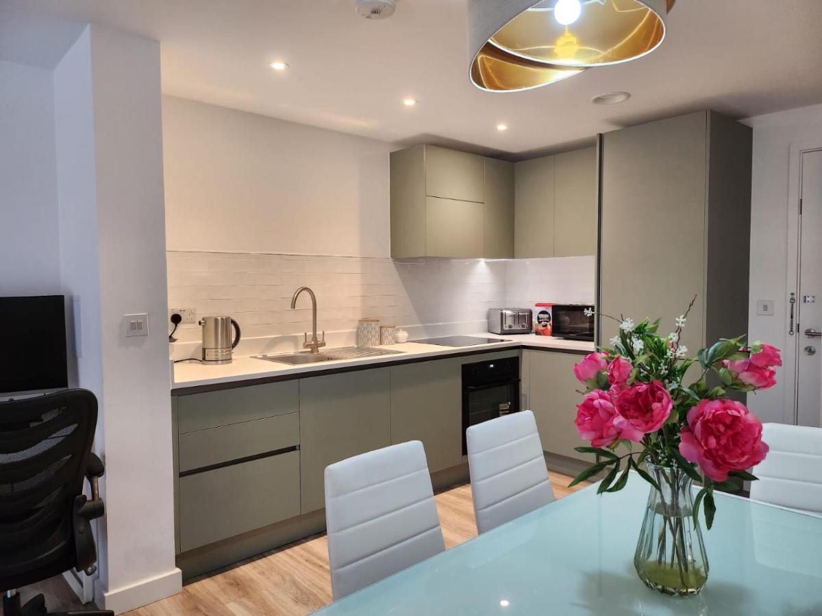Lovely Luxury Apartment Near Luton Airport 801 외부 사진